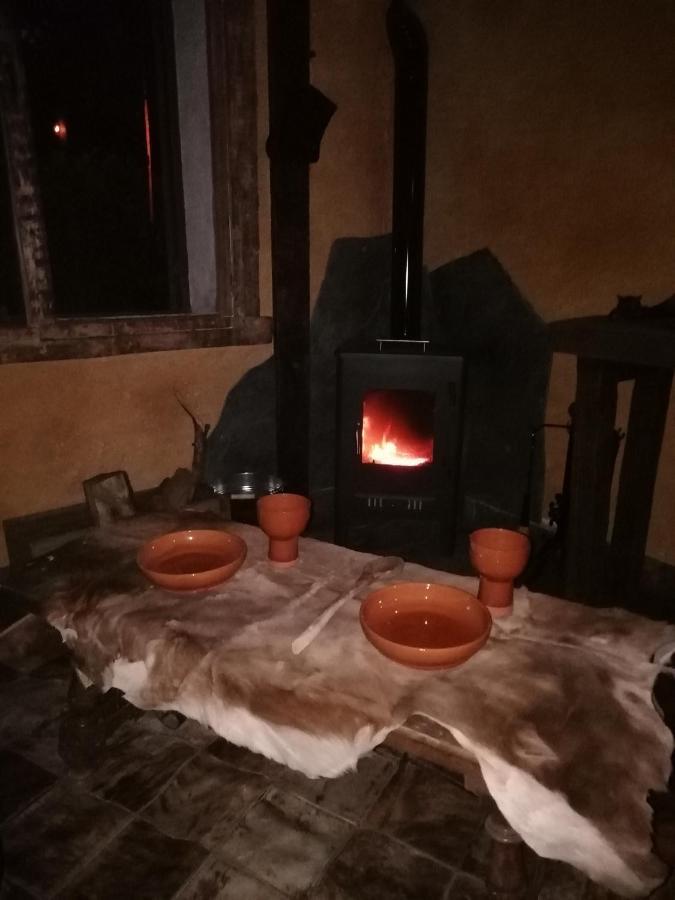 El descanso de Odín ¡Una auténtica posada vikinga! Mataelpino Exterior foto