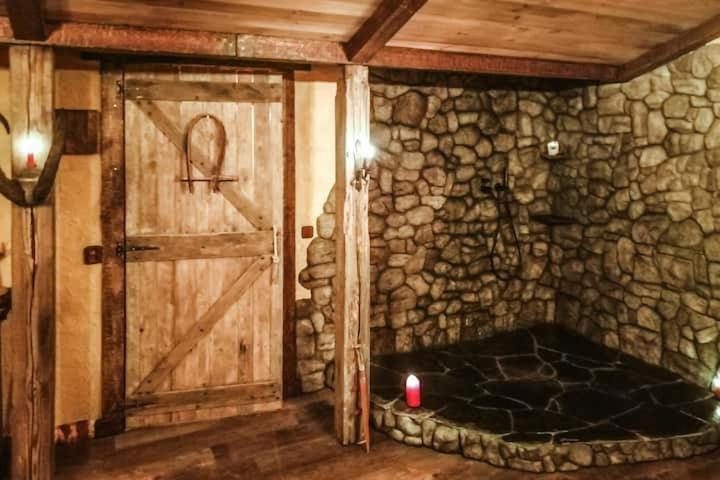 El descanso de Odín ¡Una auténtica posada vikinga! Mataelpino Exterior foto